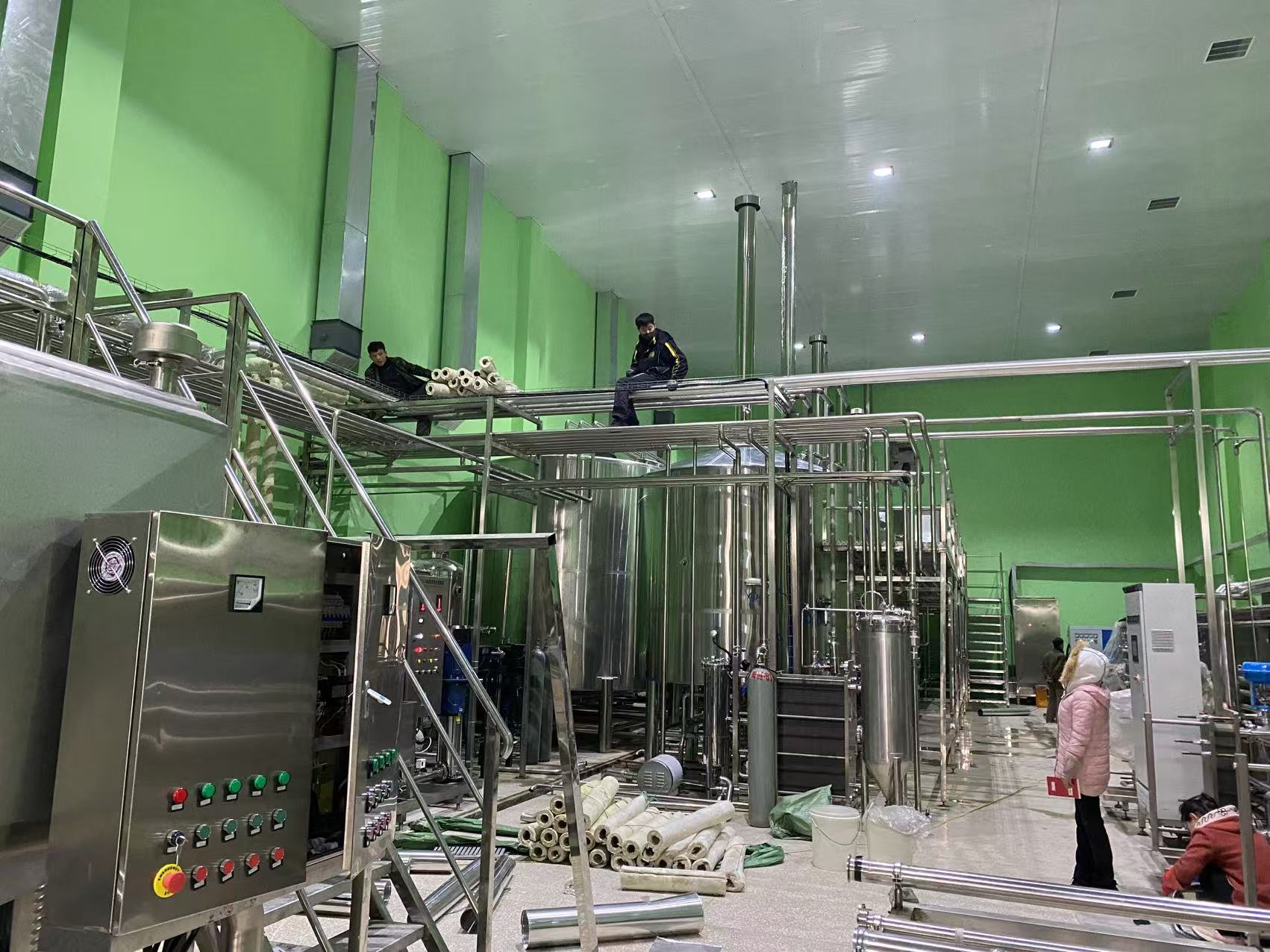 和静精酿啤酒设备厂—精酿啤酒设备制造：传承工艺与创新科技的交融